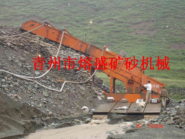 出口俄羅斯振動(dòng)砂金設(shè)備