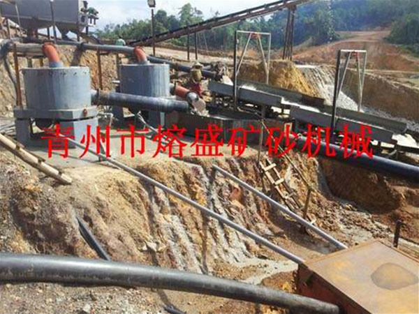  馬來西亞大型淘金設備現(xiàn)場