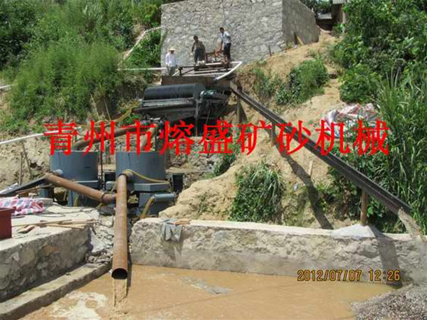  云南紅河淘金設備現(xiàn)場