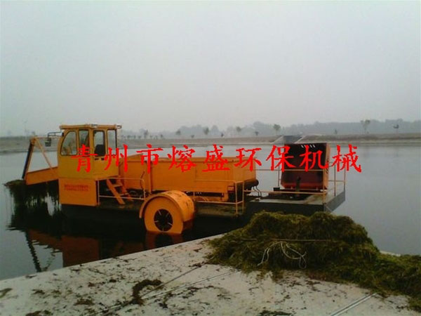  小型半,、全自動(dòng)割草船