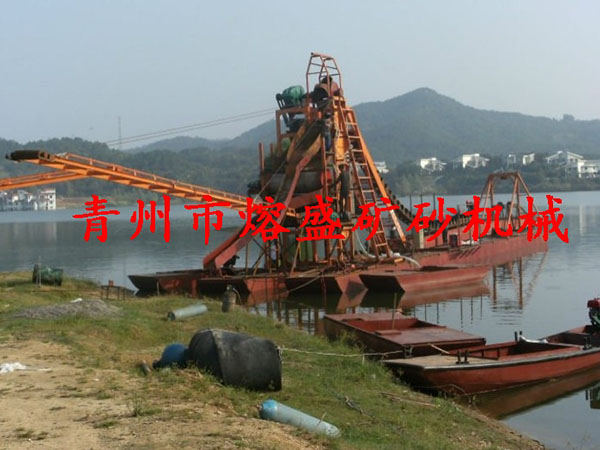  普通挖沙船